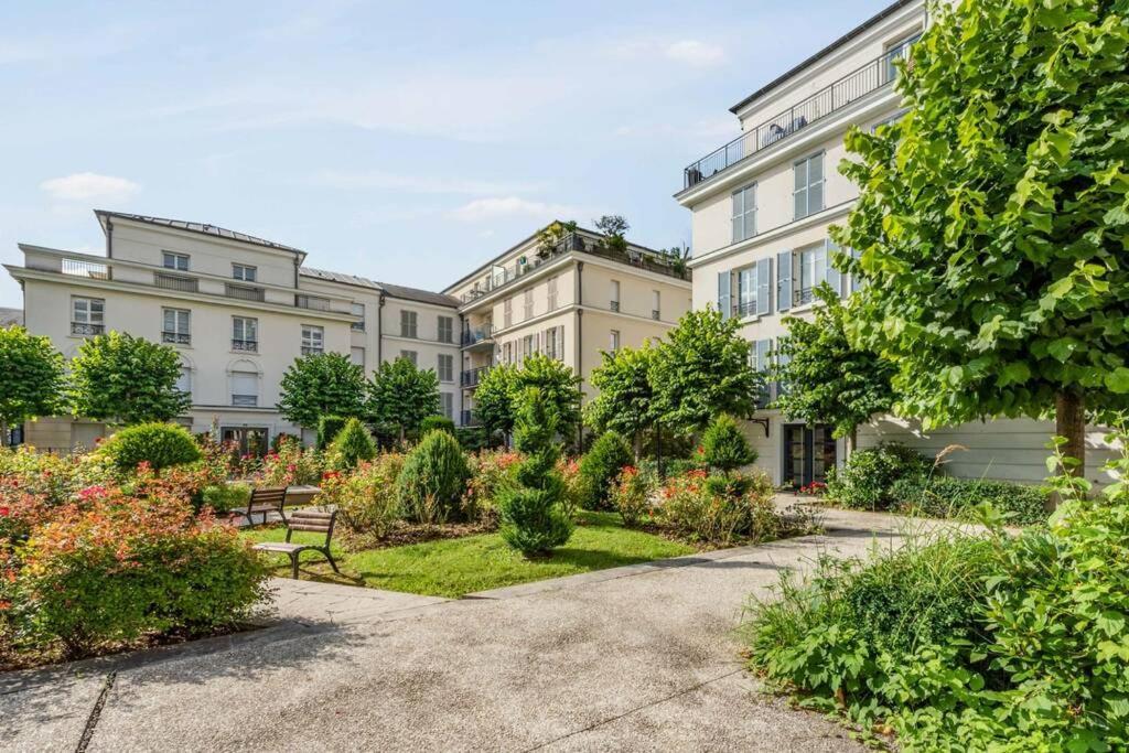 Cour Royal Apartment Near Disneyland Bmyguest Chessy  Exterior foto